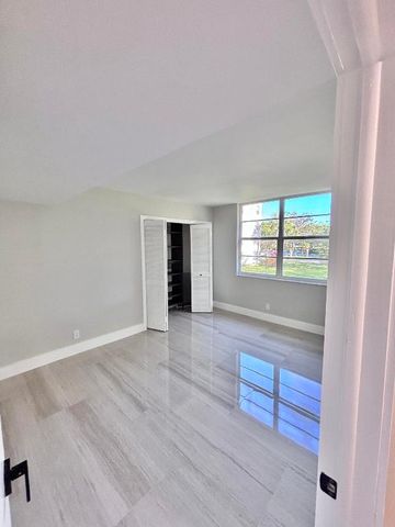 545 Oaks Lane 201, Pompano Beach, FL 33069