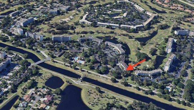 545 Oaks Lane 201, Pompano Beach, FL 33069