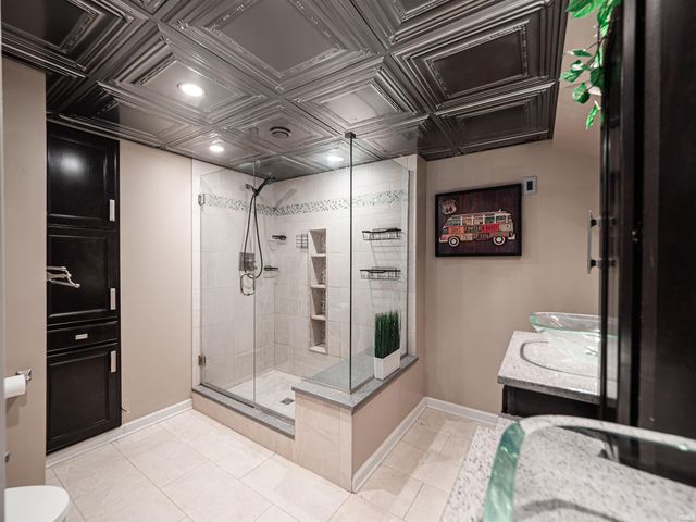 3723 Stringtown Road, Evansville, IN 47711