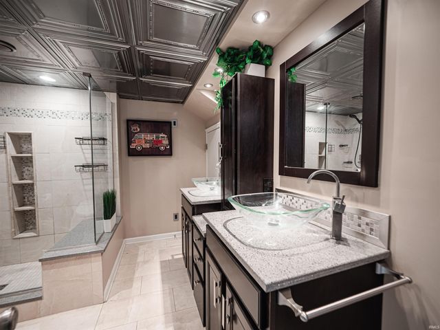 3723 Stringtown Road, Evansville, IN 47711