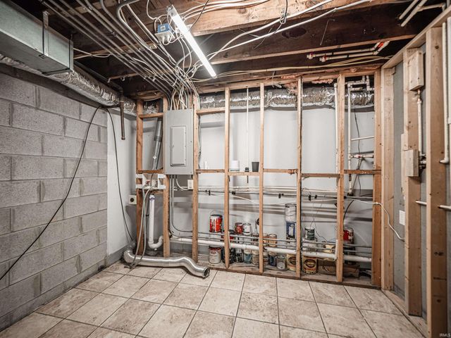 3723 Stringtown Road, Evansville, IN 47711