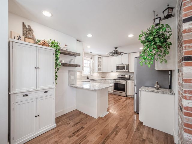 3723 Stringtown Road, Evansville, IN 47711