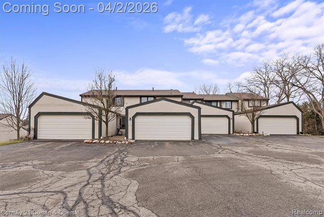 1146 Concord Court 43, Northville, MI 48167