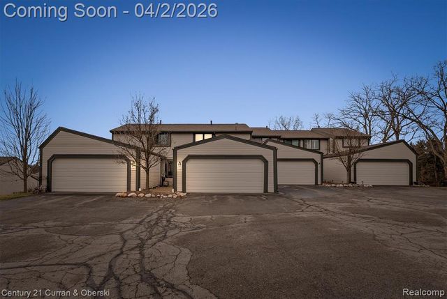 1146 Concord Court 43, Northville, MI 48167