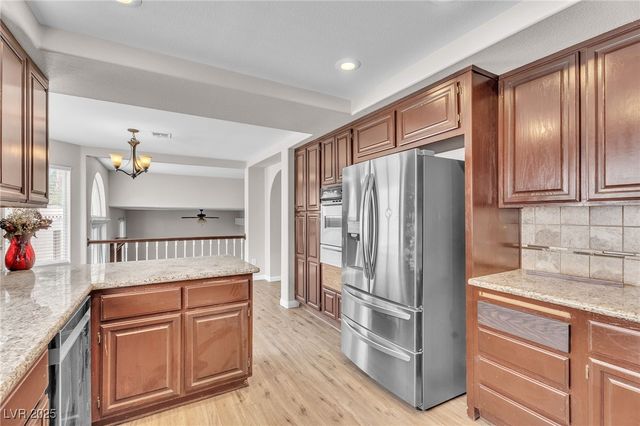 8233 Tivoli Cove Drive, Las Vegas, NV 89128