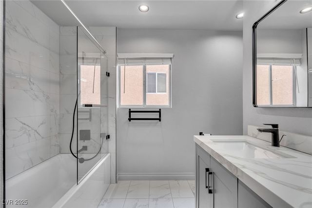 8233 Tivoli Cove Drive, Las Vegas, NV 89128