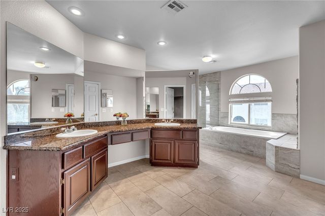 8233 Tivoli Cove Drive, Las Vegas, NV 89128