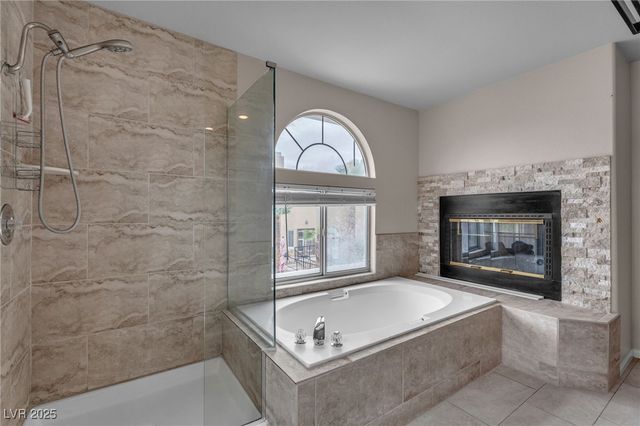 8233 Tivoli Cove Drive, Las Vegas, NV 89128