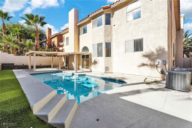 8233 Tivoli Cove Drive, Las Vegas, NV 89128