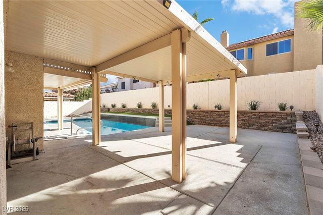 8233 Tivoli Cove Drive, Las Vegas, NV 89128