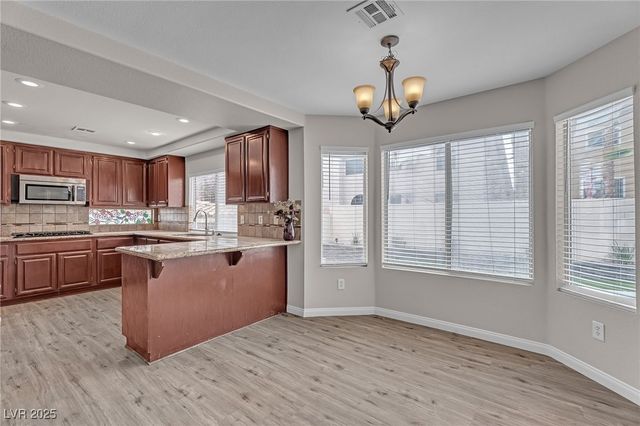 8233 Tivoli Cove Drive, Las Vegas, NV 89128