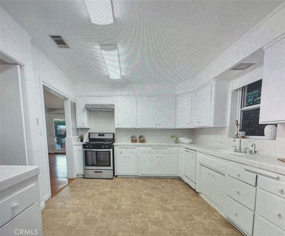 1385 Belhaven, San Marino, CA 91108