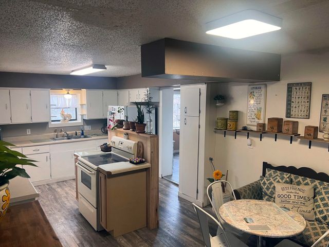 695 Summit Avenue, Mammoth Spring, AR 72554