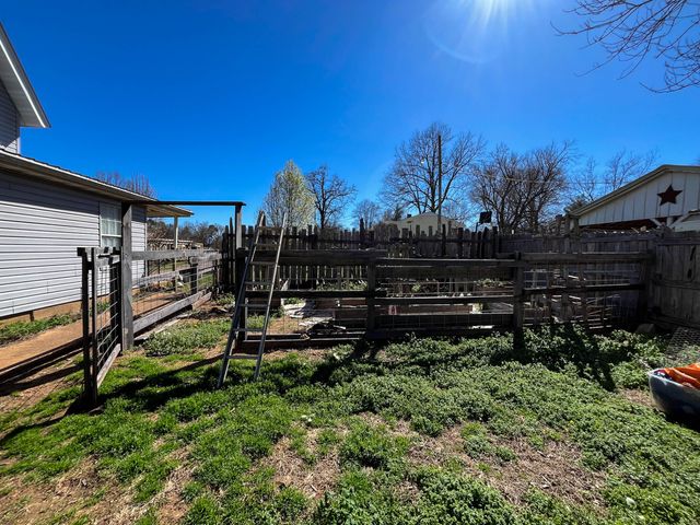 695 Summit Avenue, Mammoth Spring, AR 72554