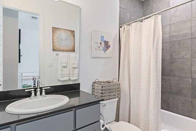 411 Ringtail Stream DR, Austin, TX 78738