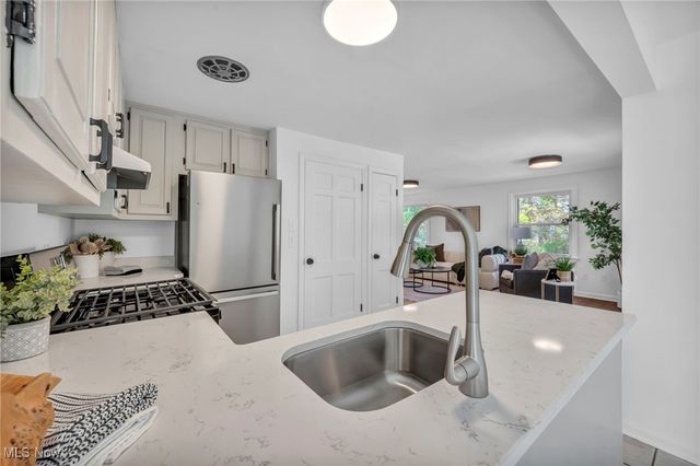 6959 Mill Road, Brecksville, OH 44141