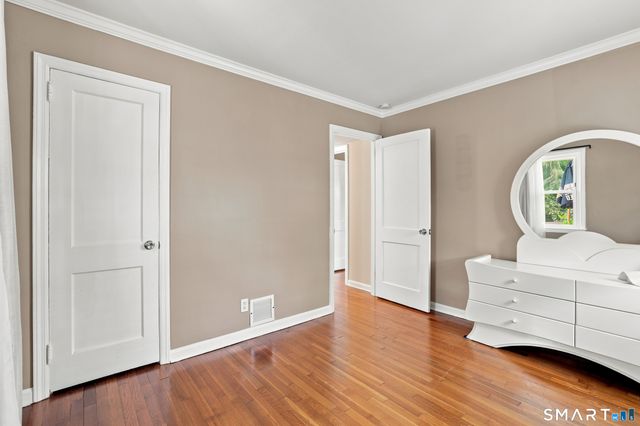 32 Van Buskirk Avenue 1st Floor, Stamford, CT 06902