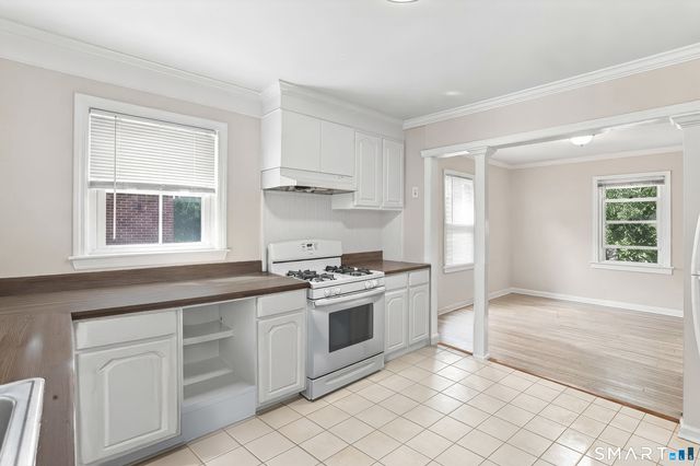 32 Van Buskirk Avenue 1st Floor, Stamford, CT 06902
