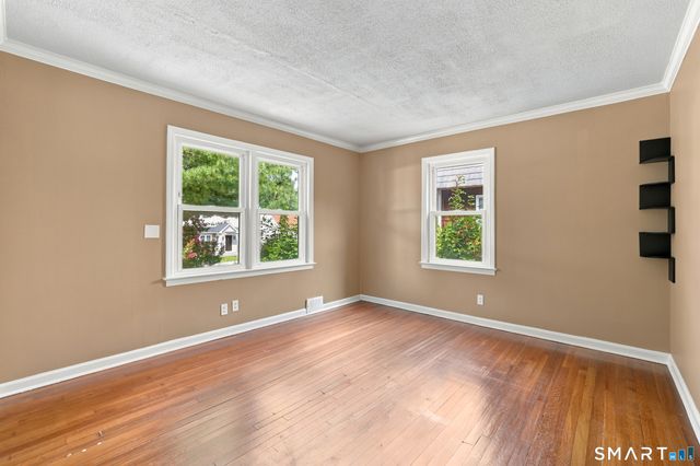 32 Van Buskirk Avenue 1st Floor, Stamford, CT 06902