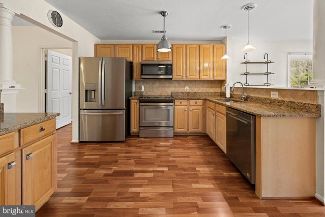 20 RALEIGH DR, Mount Laurel, NJ 08054