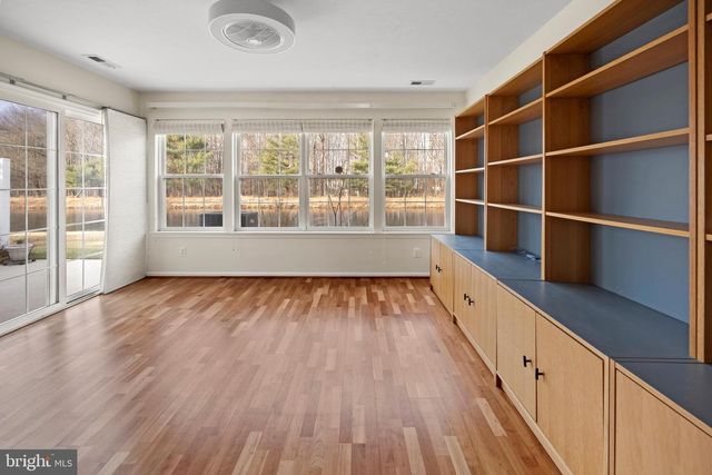 20 RALEIGH DR, Mount Laurel, NJ 08054