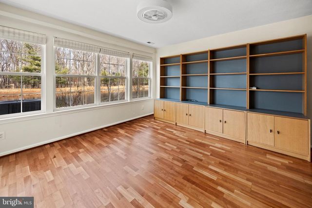 20 RALEIGH DR, Mount Laurel, NJ 08054