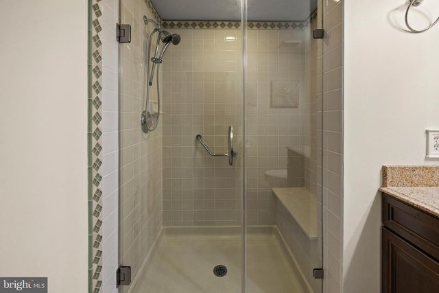 20 RALEIGH DR, Mount Laurel, NJ 08054