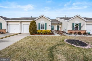 20 RALEIGH DR, Mount Laurel, NJ 08054