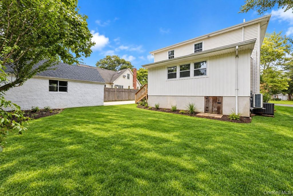 10 Grace Court, Islip, NY 11751 — photo 2