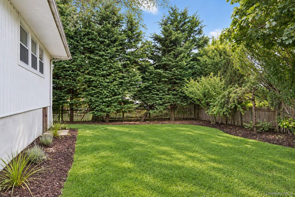 10 Grace Court, Islip, NY 11751 — photo 3