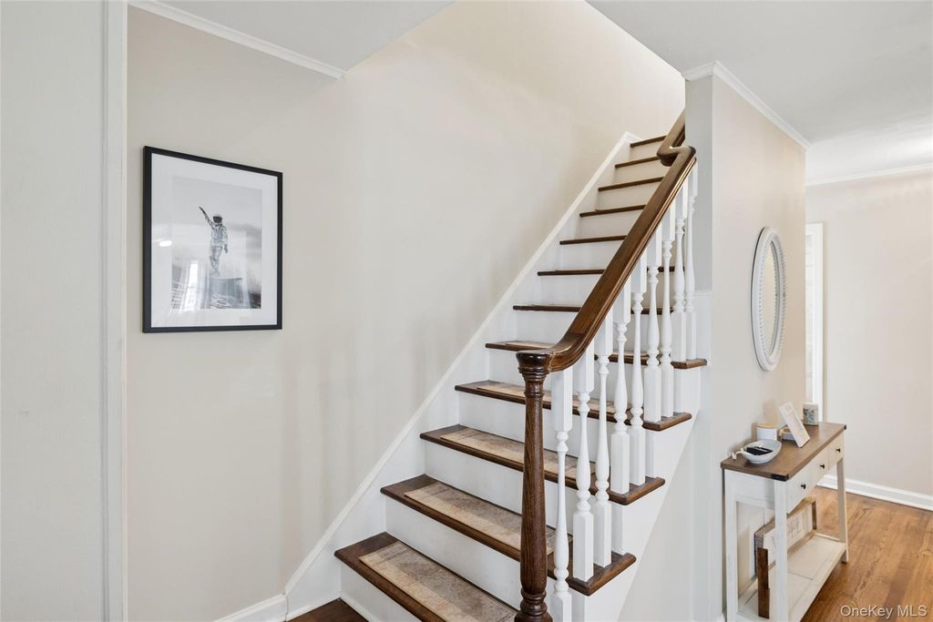 10 Grace Court, Islip, NY 11751 — photo 5