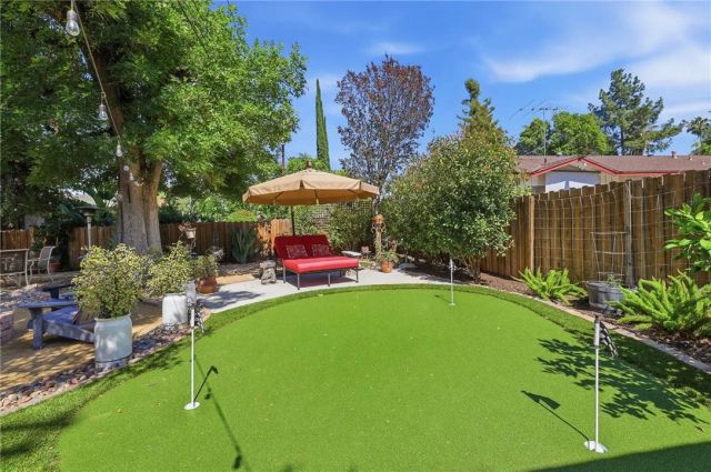 22654 Collins Street, Woodland Hills, CA 91367
