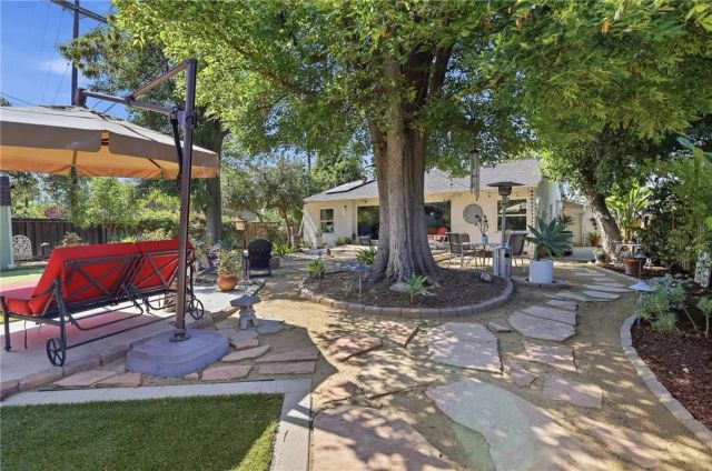 22654 Collins Street, Woodland Hills, CA 91367