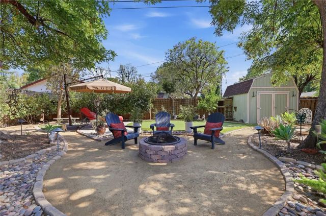 22654 Collins Street, Woodland Hills, CA 91367