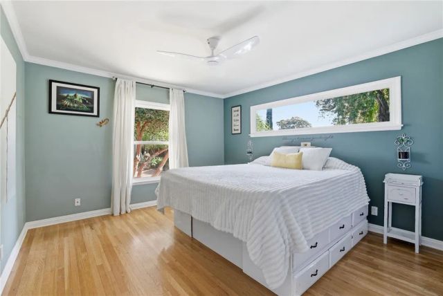 22654 Collins Street, Woodland Hills, CA 91367