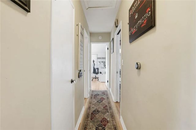22654 Collins Street, Woodland Hills, CA 91367