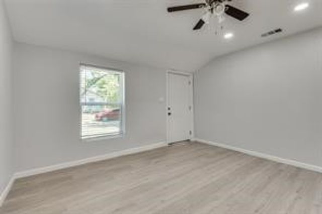 128 Stephens Street, Waxahachie, TX 75165