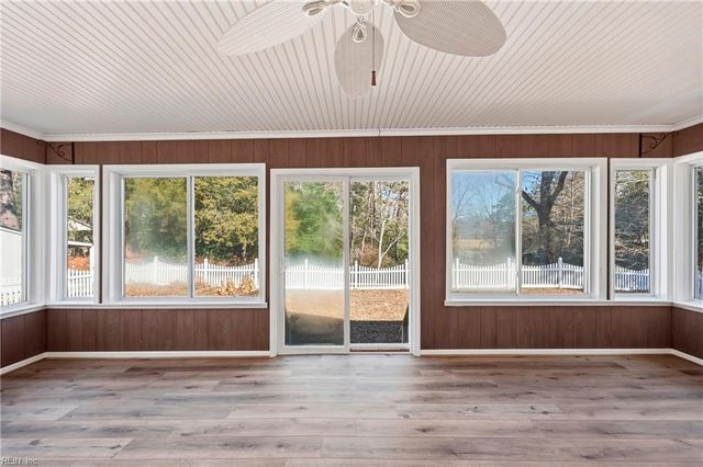 6 Merritt CV, Carrollton, VA 23314