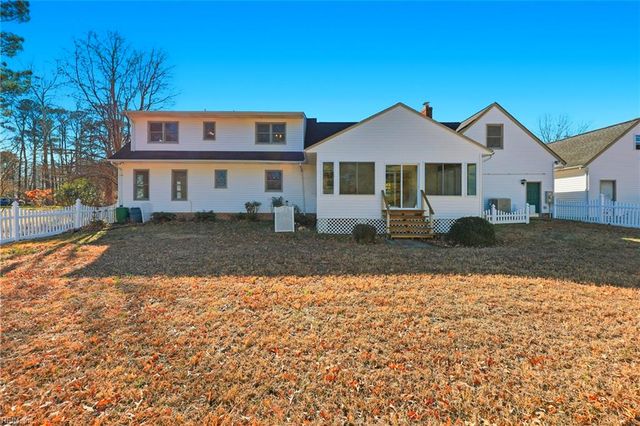 6 Merritt CV, Carrollton, VA 23314