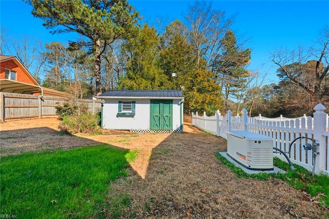 6 Merritt CV, Carrollton, VA 23314