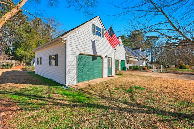 6 Merritt CV, Carrollton, VA 23314