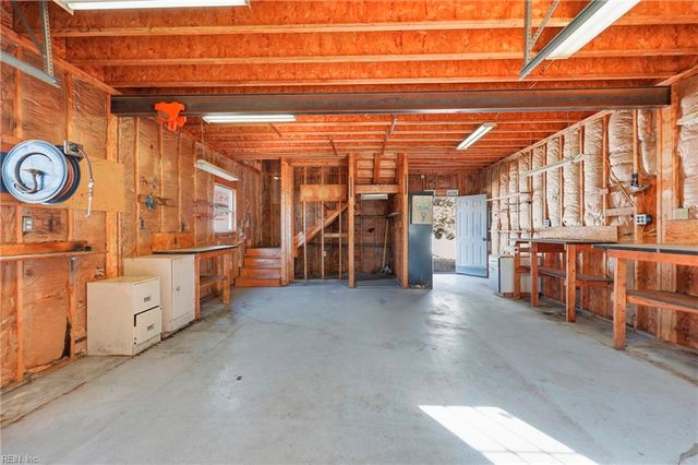 6 Merritt CV, Carrollton, VA 23314