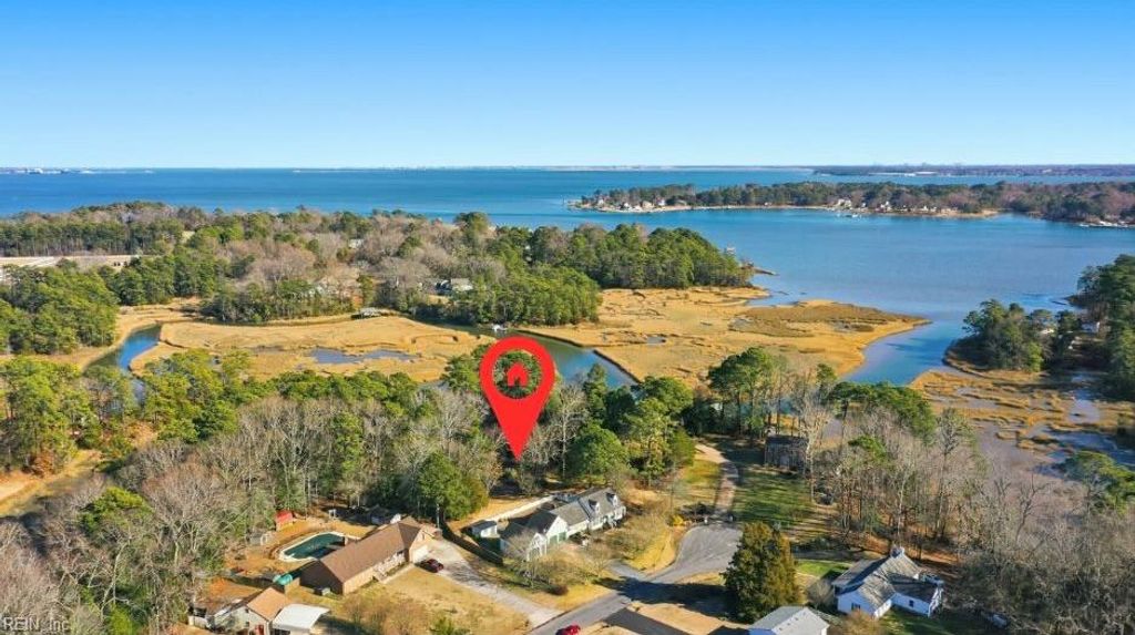 6 Merritt CV, Carrollton, VA 23314