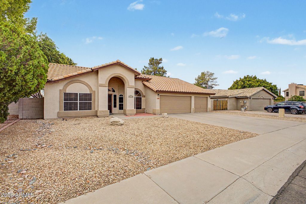 7639 W CROCUS Drive, Peoria, AZ 85381 — photo 2