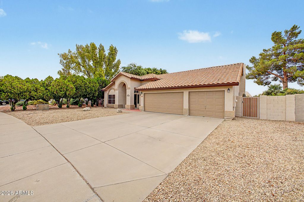 7639 W CROCUS Drive, Peoria, AZ 85381 — photo 4