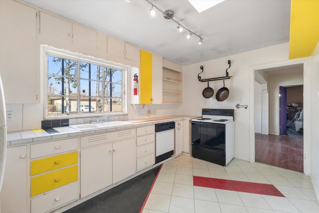 836 Truman Street NE, Albuquerque, NM 87110