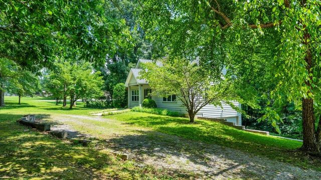 455 Lafever Ridge Rd, Silver Point, TN 38582