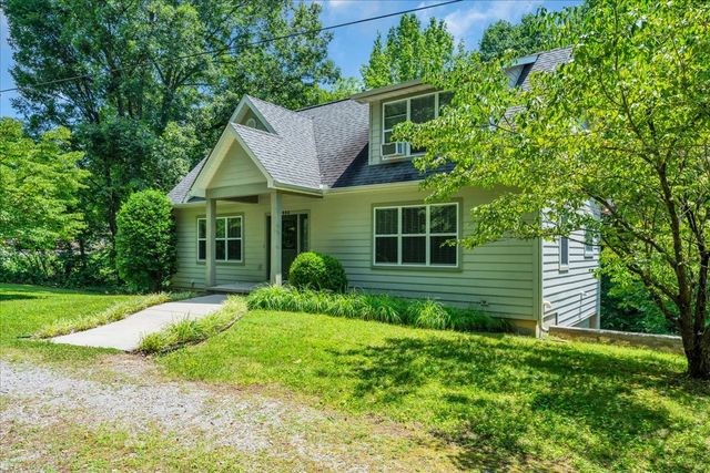 455 Lafever Ridge Rd, Silver Point, TN 38582