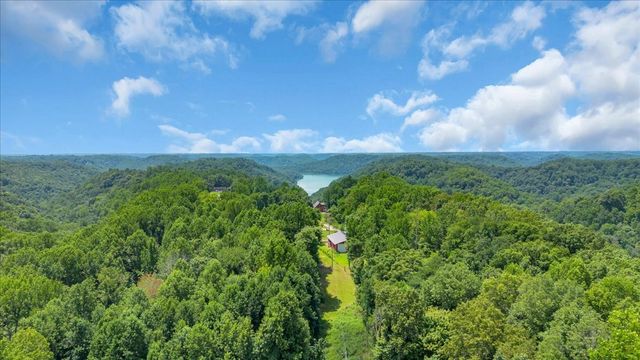 455 Lafever Ridge Rd, Silver Point, TN 38582