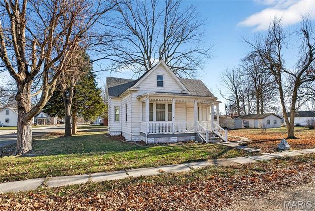 201 S Cherry Street, Freeburg, IL 62243